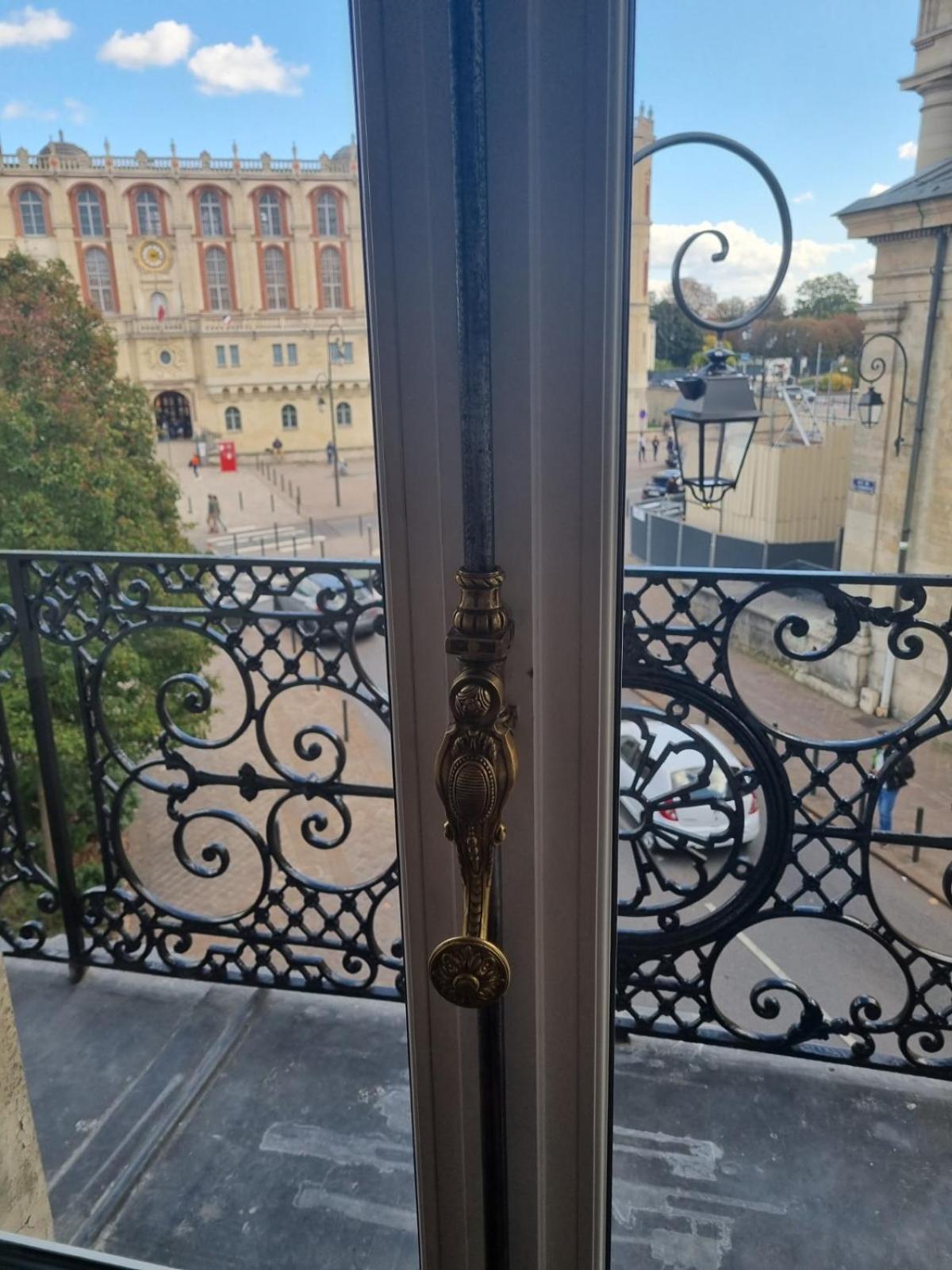 Face Chateau St Germain En Laye, Appartement 4 A 6 Personnes, 23 Min De Paris Champs-Elysees Сен Жермен ан Ле Екстериор снимка